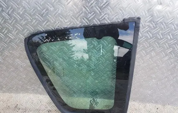 Rear side window