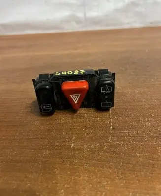 Mercedes-Benz E W210 Hazard light switch 2108208010 D4087