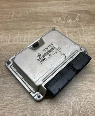 Volkswagen PASSAT B5 Engine control unit/module ECU 038906019AJ 0281010303