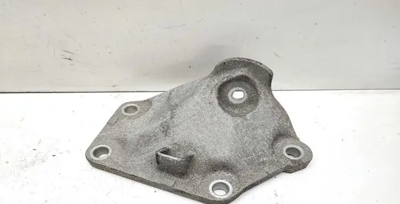 BMW 5 E60 E61 Engine mounting bracket 6768521