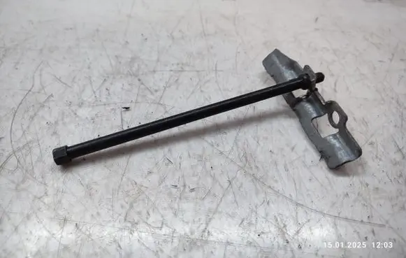 Land Rover Evoque I Battery bracket 