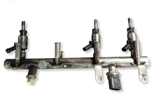 Volkswagen PASSAT B6 Fuel main line pipe 06J133317M