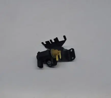 Audi Q3 8U Other engine bay part 1K0906287J