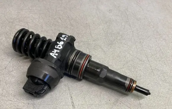 Audi A4 S4 B6 8E 8H Fuel injector 038130073AN 0414720209 010817BG