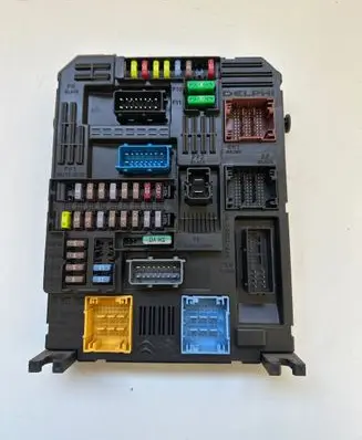 Peugeot Partner III Fuse box set 9830707680 1762060578 20200625
