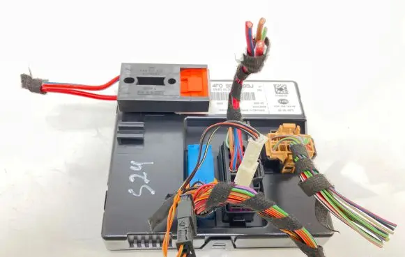 Audi A6 S6 C6 4F Comfort/convenience module 4F0907289J 5DK00876228 4F0910289J