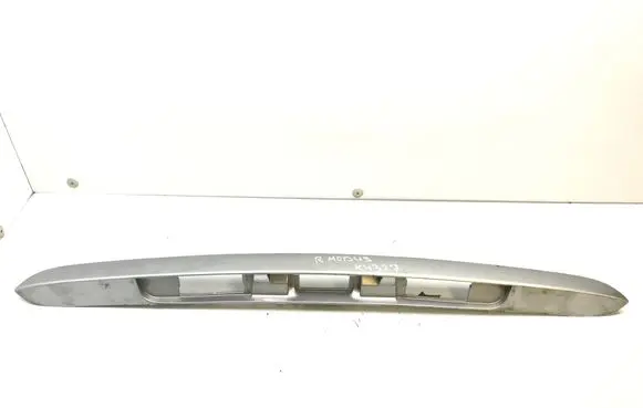 Renault Modus Trunk door license plate light bar 8200220557 K4327