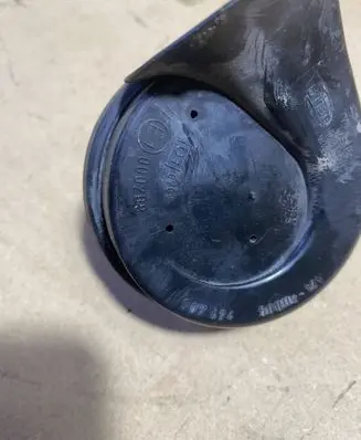 Volkswagen PASSAT B6 Horn signal A28657625