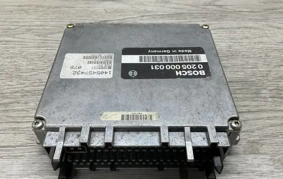 Mercedes-Benz S W140 Engine control unit/module 1405457432 A1405457432 0205000031