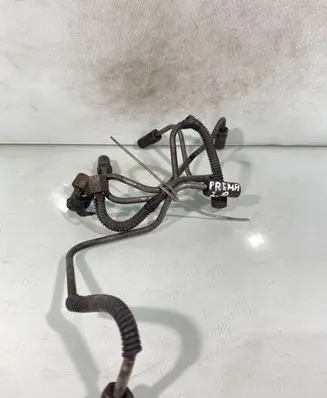 Mazda Premacy Fuel injector supply line/pipe 