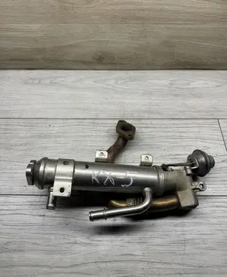 Volkswagen Caddy EGR valve cooler 03L131512AB 1D100