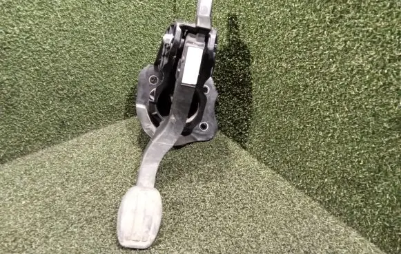 Toyota Proace Clutch pedal 9818902380 104C41 081113D