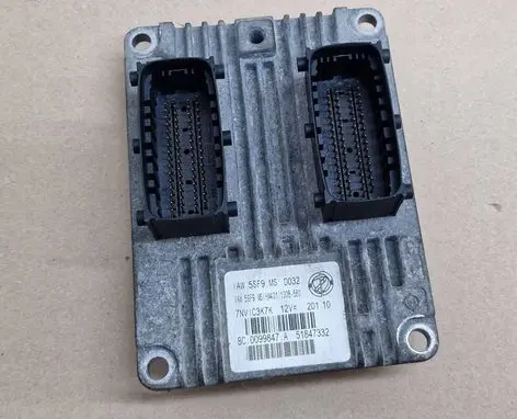 Fiat 500 Engine control unit/module 51847332