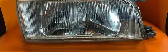 Nissan Sunny Headlight/headlamp 2151140B