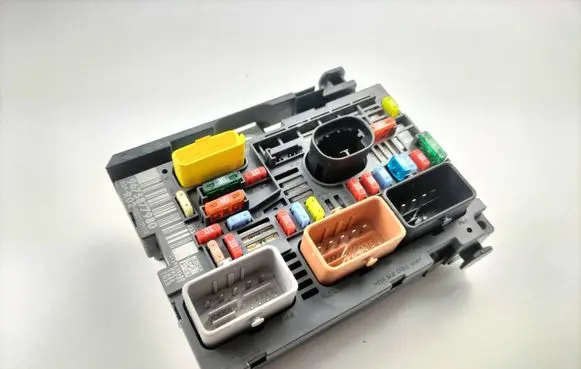 Citroen Berlingo Fuse box set 9675877980