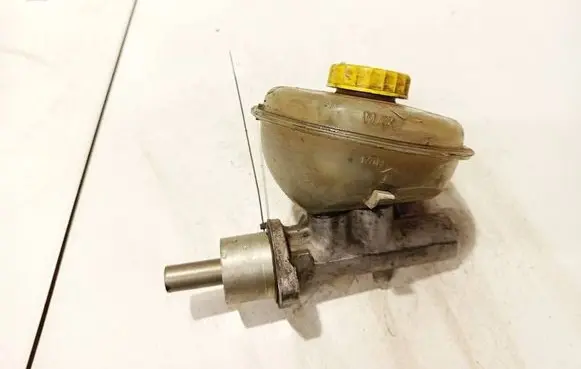 Master brake cylinder