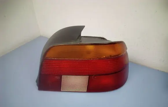 BMW 5 E39 Rear/tail lights 8358032 2VP00724002