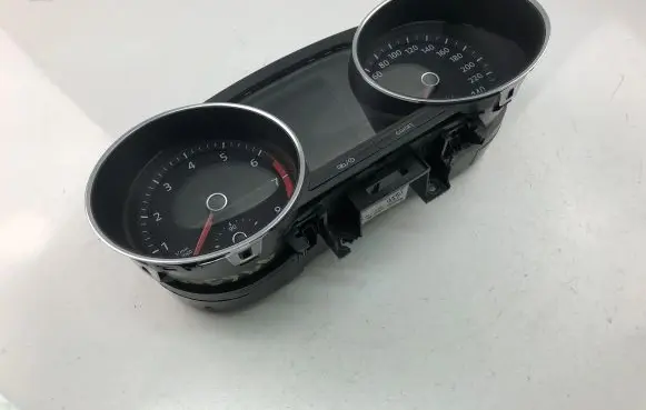 Volkswagen Polo V 6R Speedometer (instrument cluster) 6C0920740E