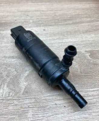 BMW 7 E38 Headlight washer pump 26274 20190116
