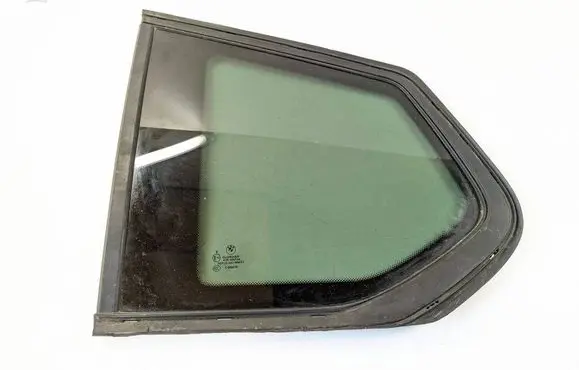 BMW X3 F25 Rear side window 7205645