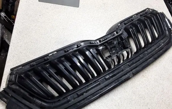 Skoda Kamiq Front bumper upper radiator grill 658853653