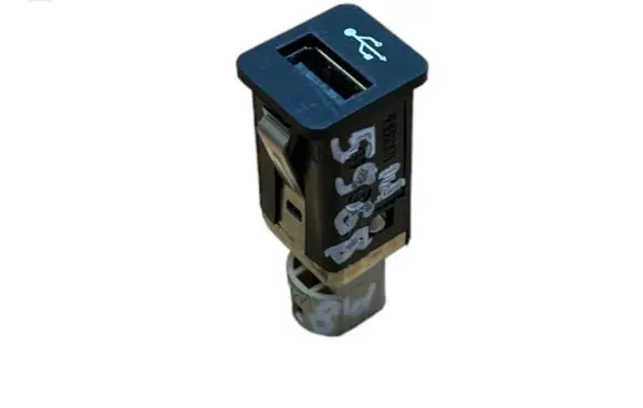 BMW 3 E90 E91 USB socket connector 61319167196 9167196