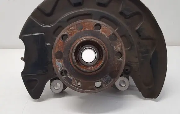 Volkswagen Touran III Front wheel hub spindle knuckle 5Q0401258A 5Q0400054