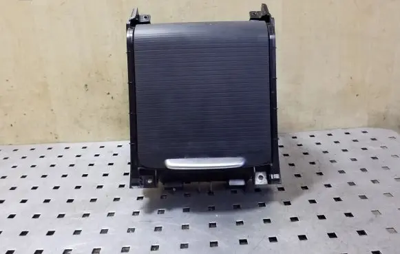 Cup holder front