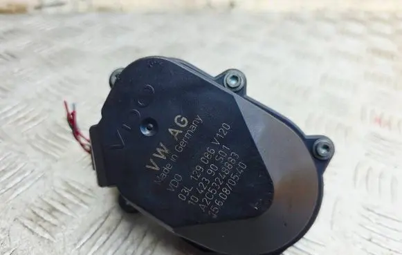 Audi A4 S4 B8 8K Intake manifold valve actuator/motor 03L129086