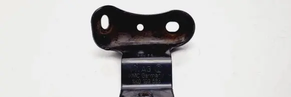 Volkswagen PASSAT B6 Other engine bay part 1K0199588