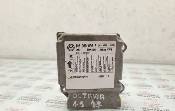 Skoda Octavia Mk2 (1Z) Airbag control unit/module 1K0909605S