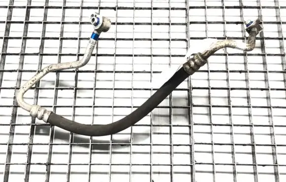 Hyundai Veloster Air conditioning (A/C) pipe/hose
