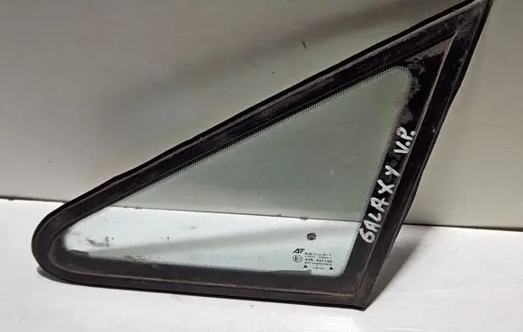 Ford Galaxy Front door vent window glass four-door 43R001100