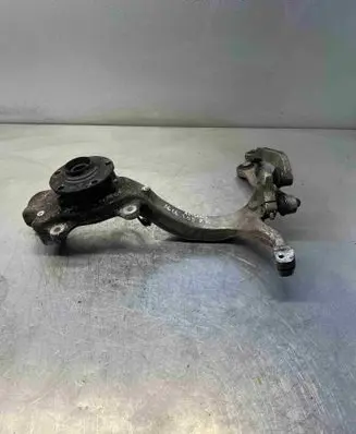Front wheel hub spindle knuckle