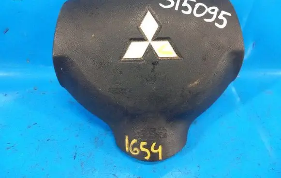 Mitsubishi Outlander Steering wheel airbag 7030A088