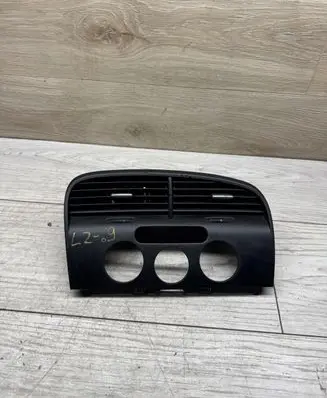 Seat Toledo III (5P) Dash center air vent grill 5P1819110F 402028