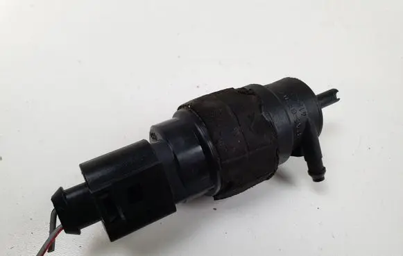 Audi A5 8T 8F Windscreen/windshield washer pump 8K5955647
