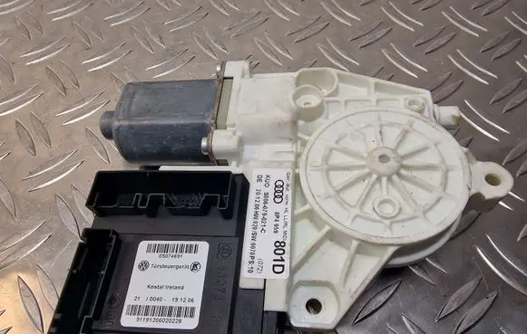Audi A3 S3 8P Rear door window regulator motor 8P4959801D