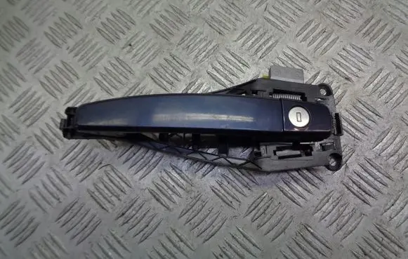 Opel Zafira B Front door interior handle