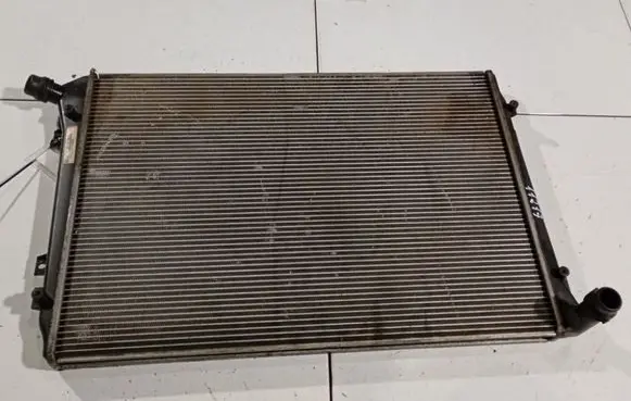 Volkswagen PASSAT B6 Coolant radiator 3C0121253R