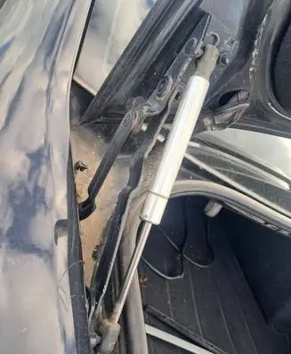 Skoda Superb B5 (3U) Tailgate strut 