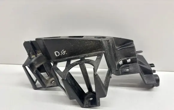 Peugeot 508 Rear bumper mounting bracket 9686704580