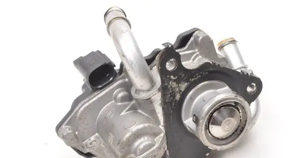 Skoda Octavia Mk3 (5E) EGR valve 04L131501S
