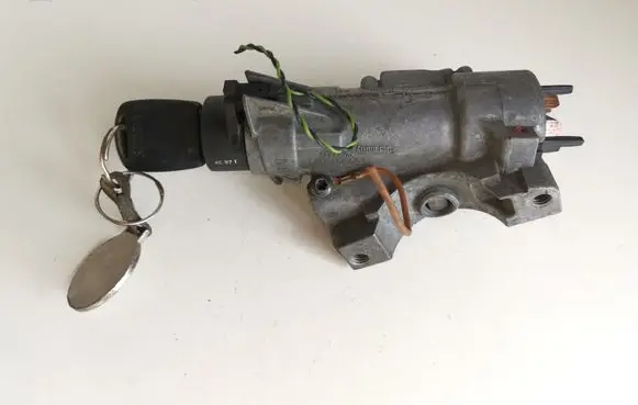 Audi A4 S4 B5 8D Ignition lock 4B0905851C