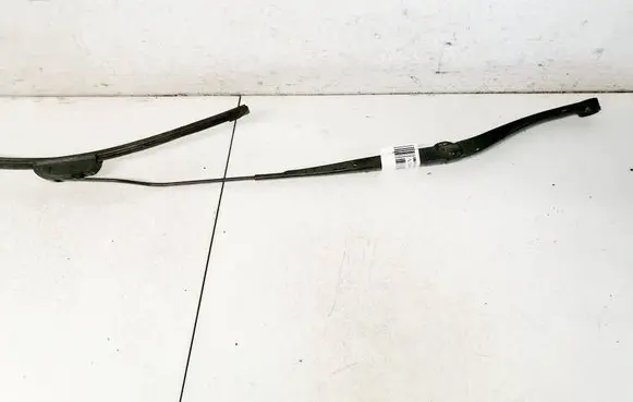 Front wiper blade arm