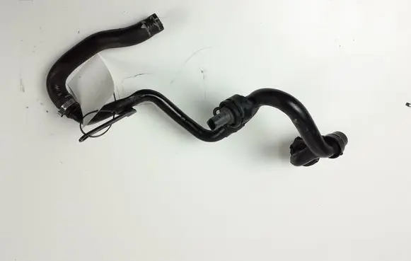 Volkswagen Phaeton Engine coolant pipe/hose 059121065