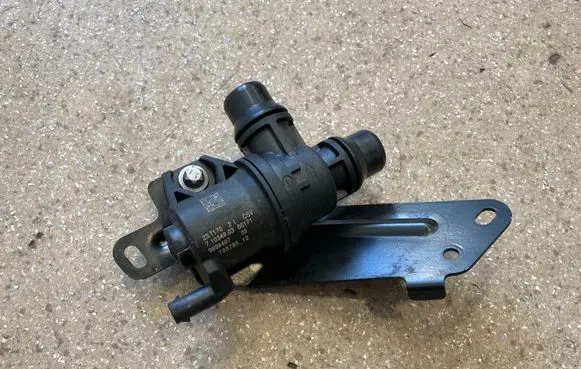 BMW i4 Coolant heater 9896407