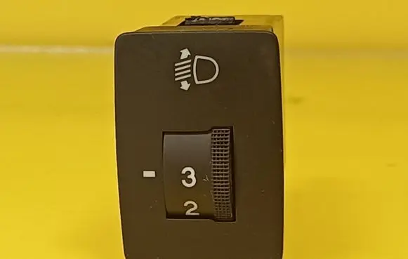 Hyundai Getz Headlight level height control switch