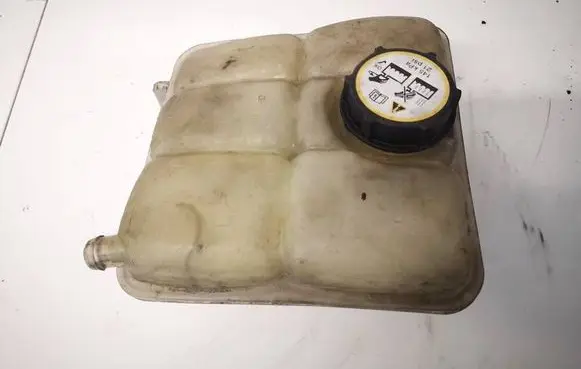 Ford Focus Coolant expansion tank/reservoir 8v618k218ae