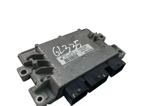 Renault Clio III Engine control unit/module ECU 8200937869 S120200116A